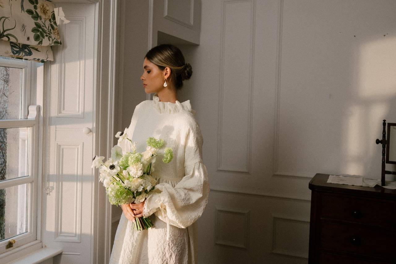 The Best Neckline Designs for Your Custom Stitched Suits This Year
