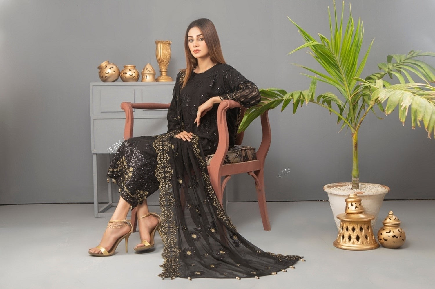 Latest Pakistani Suit Design in 2024