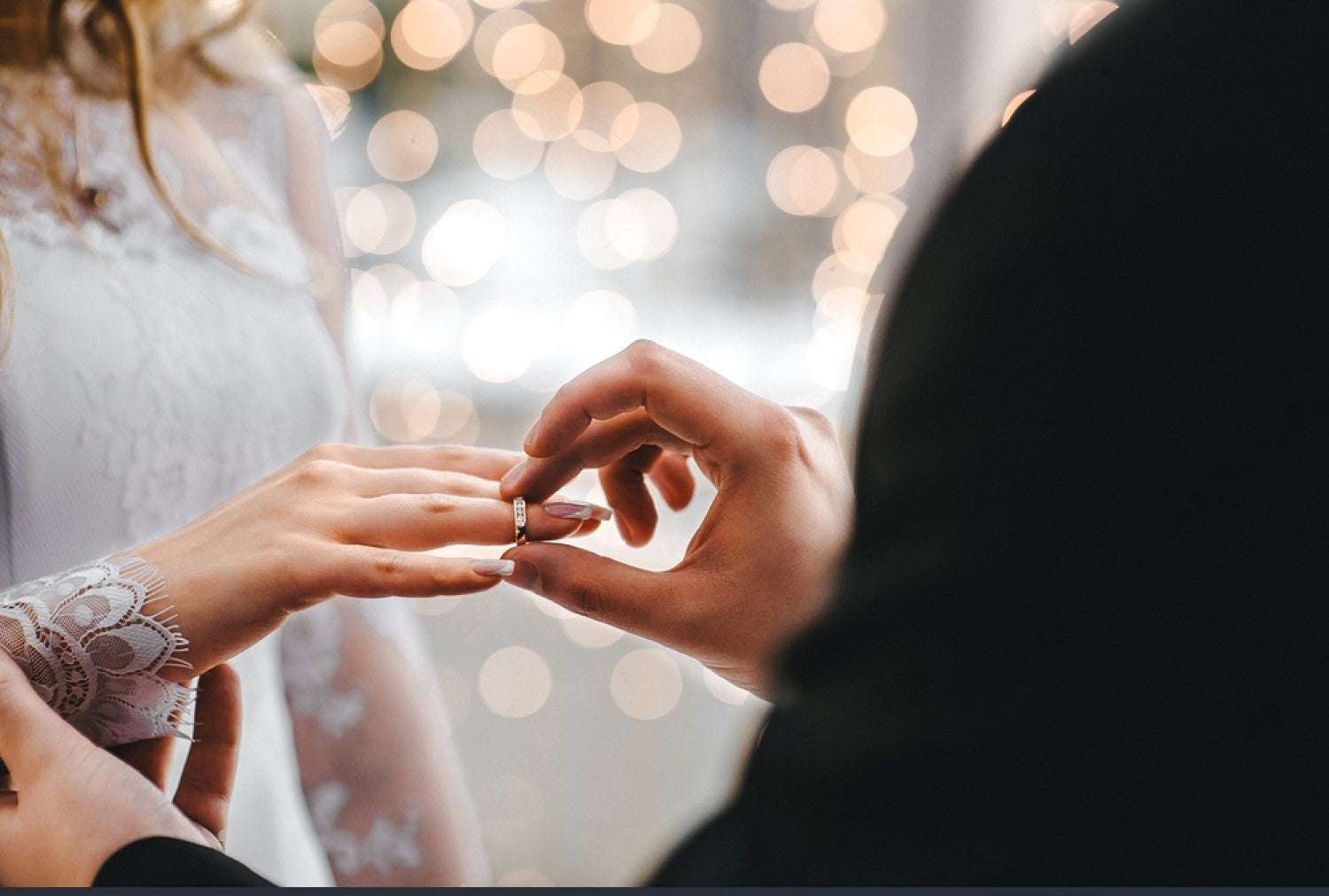 Wedding Season Is Here! 5 Gifts You Can Give Your Bestie on Her Wedding