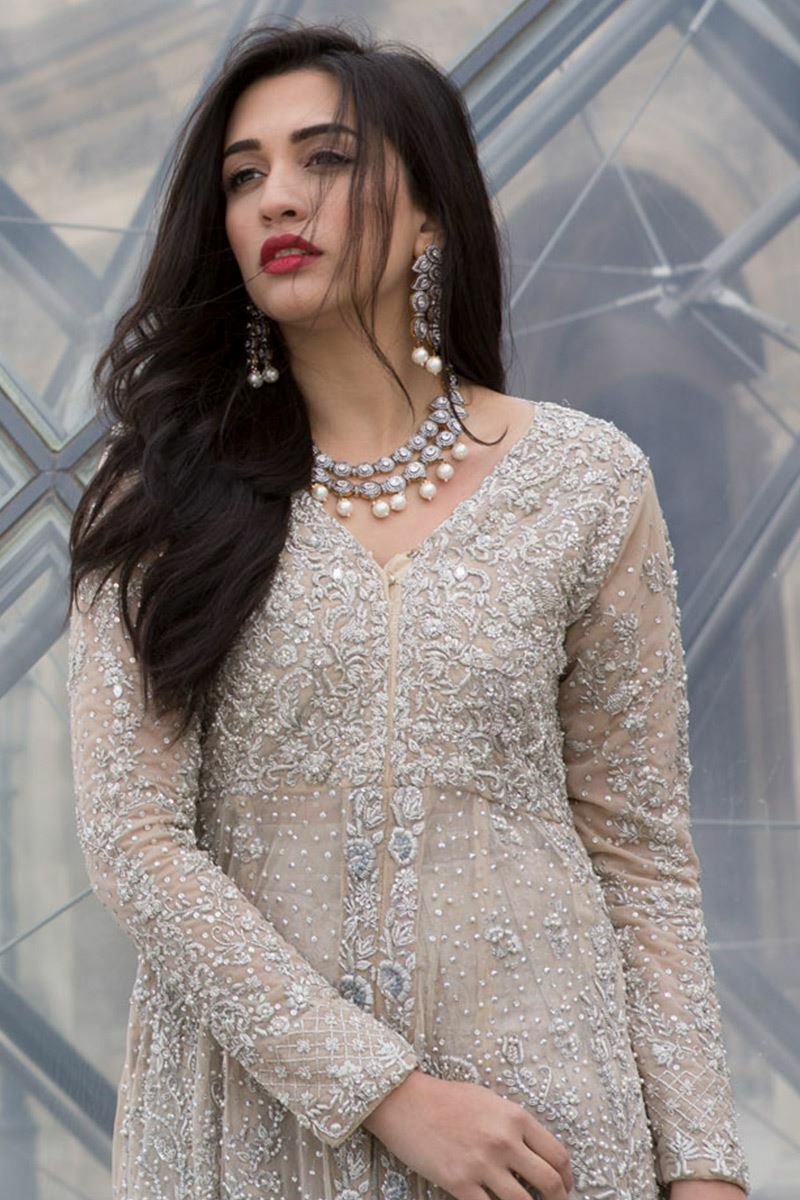 Arian_Womens_Outfits-1