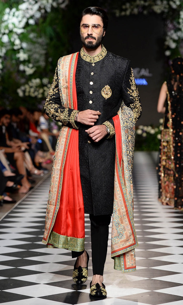 Black_and_Gold_Asian_Clothing-1