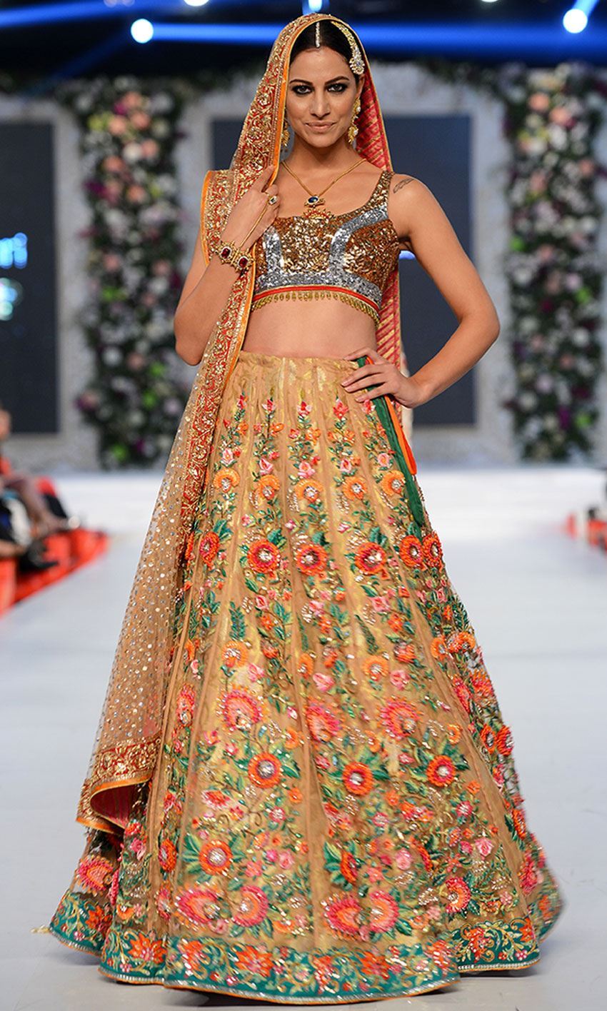 Champagne_Wear_Womens_Outfits-1