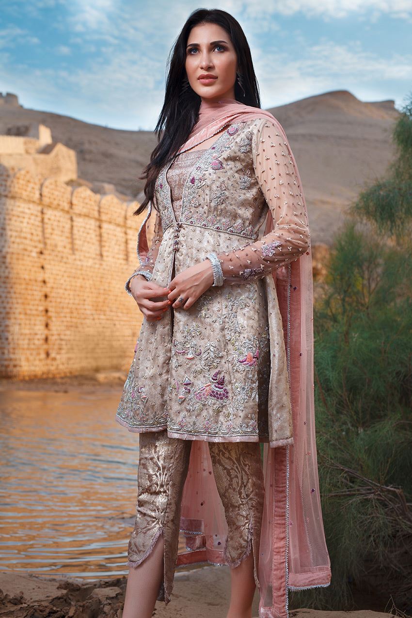 ROYA-001