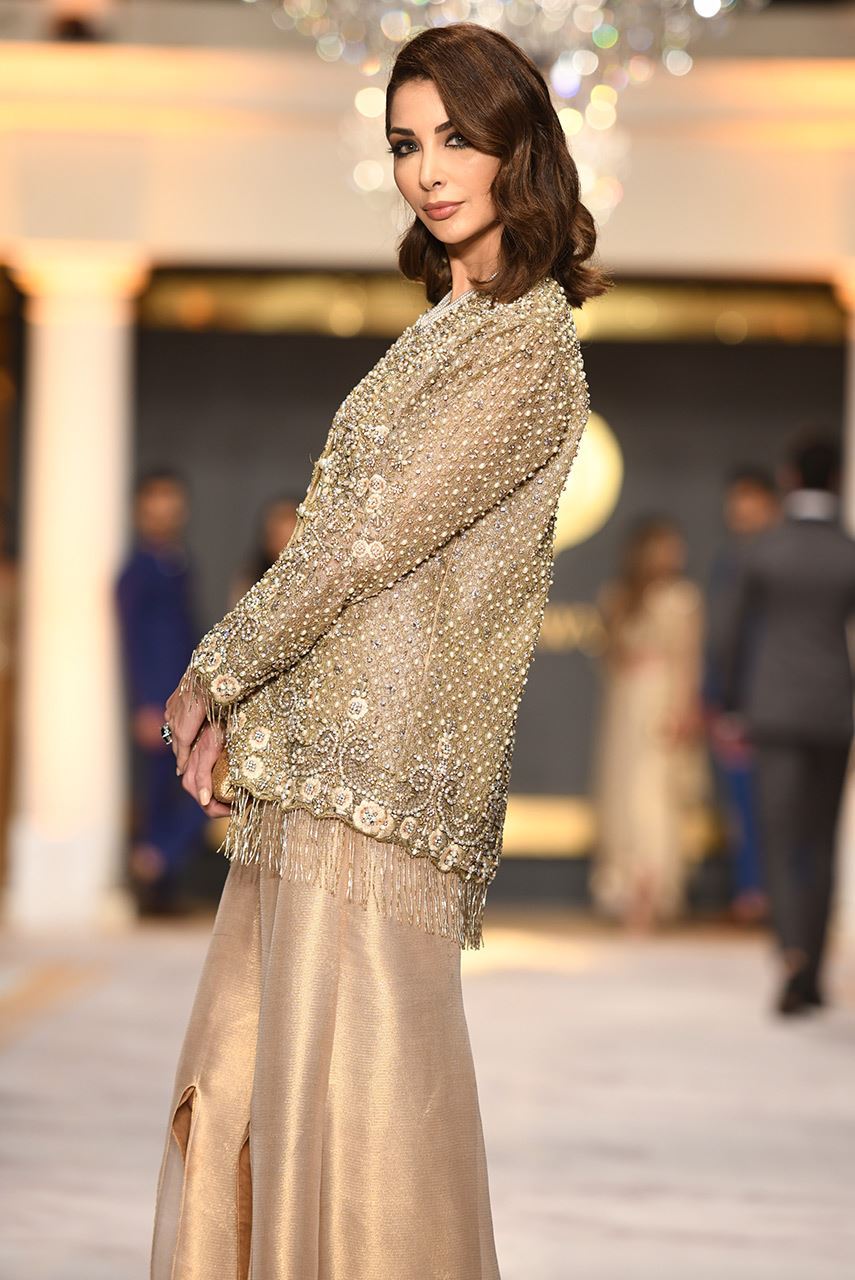 Shinning_Gold_Womens_Outfits-1