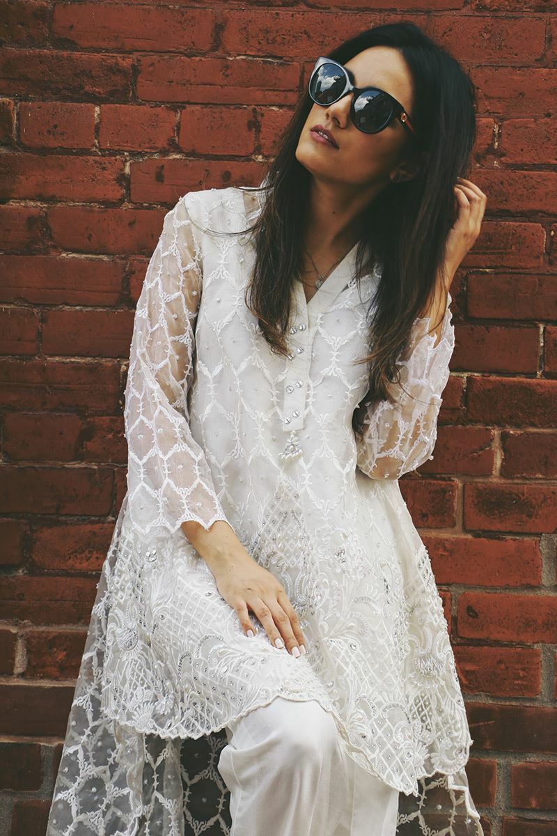 WHITE-ORGANZA-HIGH-LOW