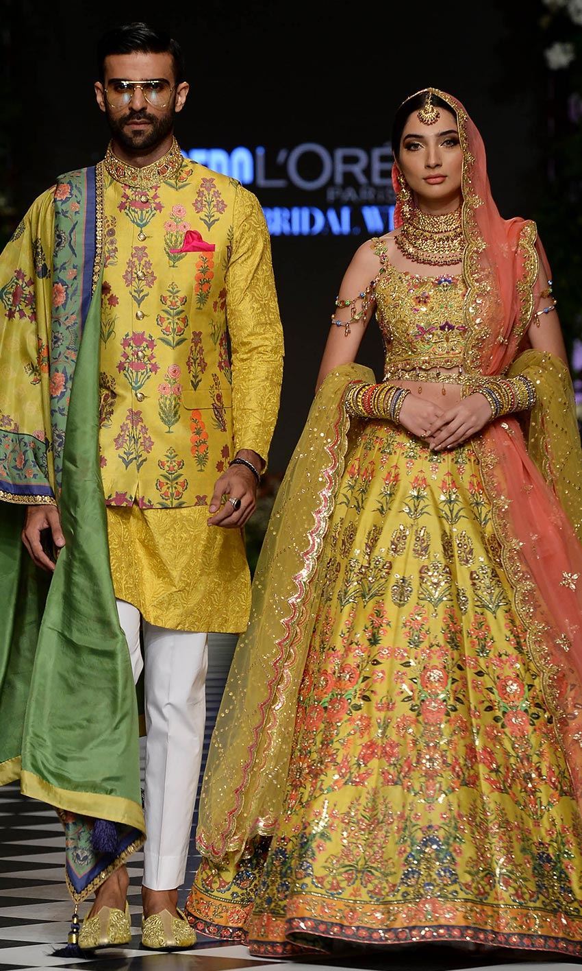 Yellow_Mehendi_Wear_Womens_Outfits